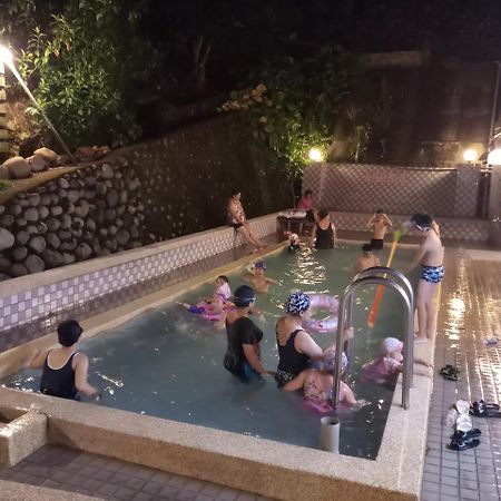 พูติ คอมเมอร์เชี่ยล โฮเต็ล Hotel หลงตัน ภายนอก รูปภาพ