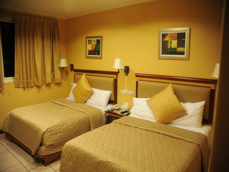 พูติ คอมเมอร์เชี่ยล โฮเต็ล Hotel หลงตัน ภายนอก รูปภาพ