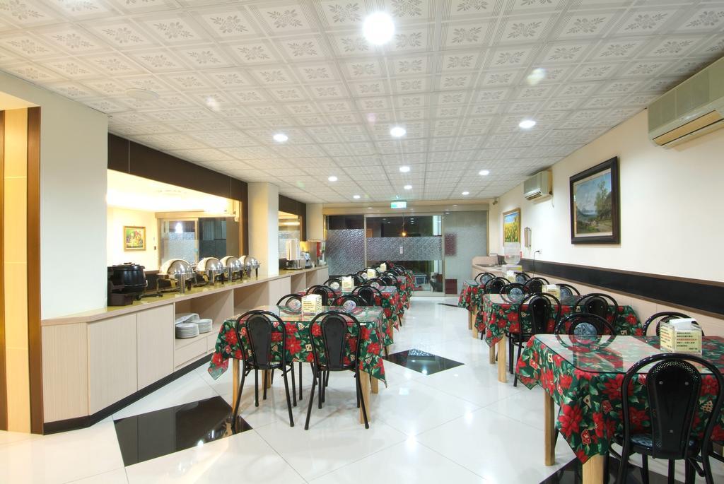 พูติ คอมเมอร์เชี่ยล โฮเต็ล Hotel หลงตัน ภายนอก รูปภาพ