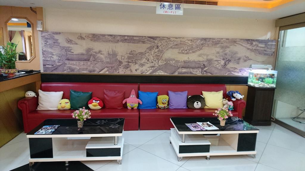 พูติ คอมเมอร์เชี่ยล โฮเต็ล Hotel หลงตัน ภายนอก รูปภาพ