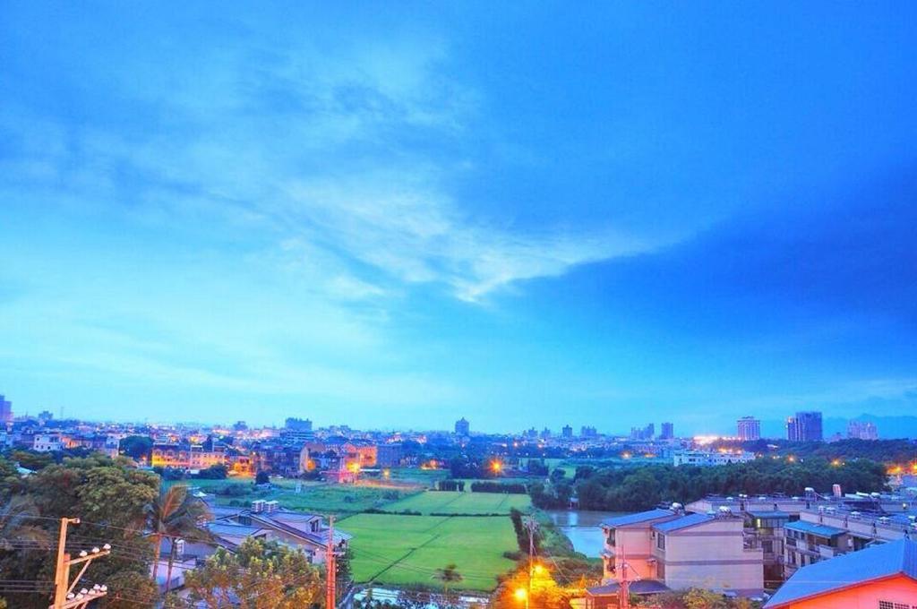 พูติ คอมเมอร์เชี่ยล โฮเต็ล Hotel หลงตัน ภายนอก รูปภาพ