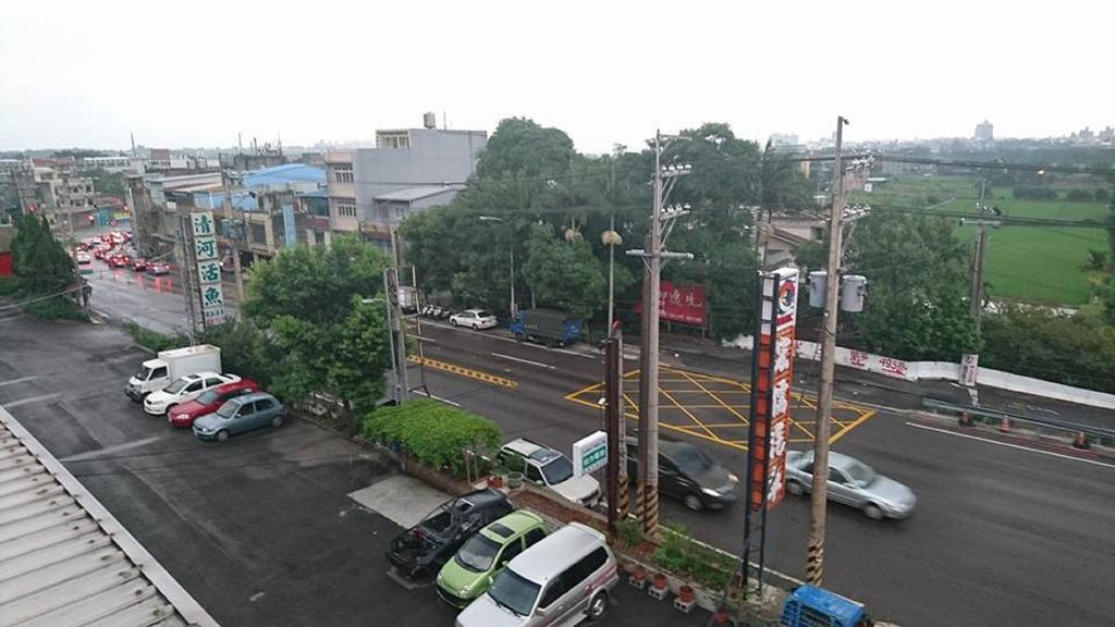 พูติ คอมเมอร์เชี่ยล โฮเต็ล Hotel หลงตัน ภายนอก รูปภาพ