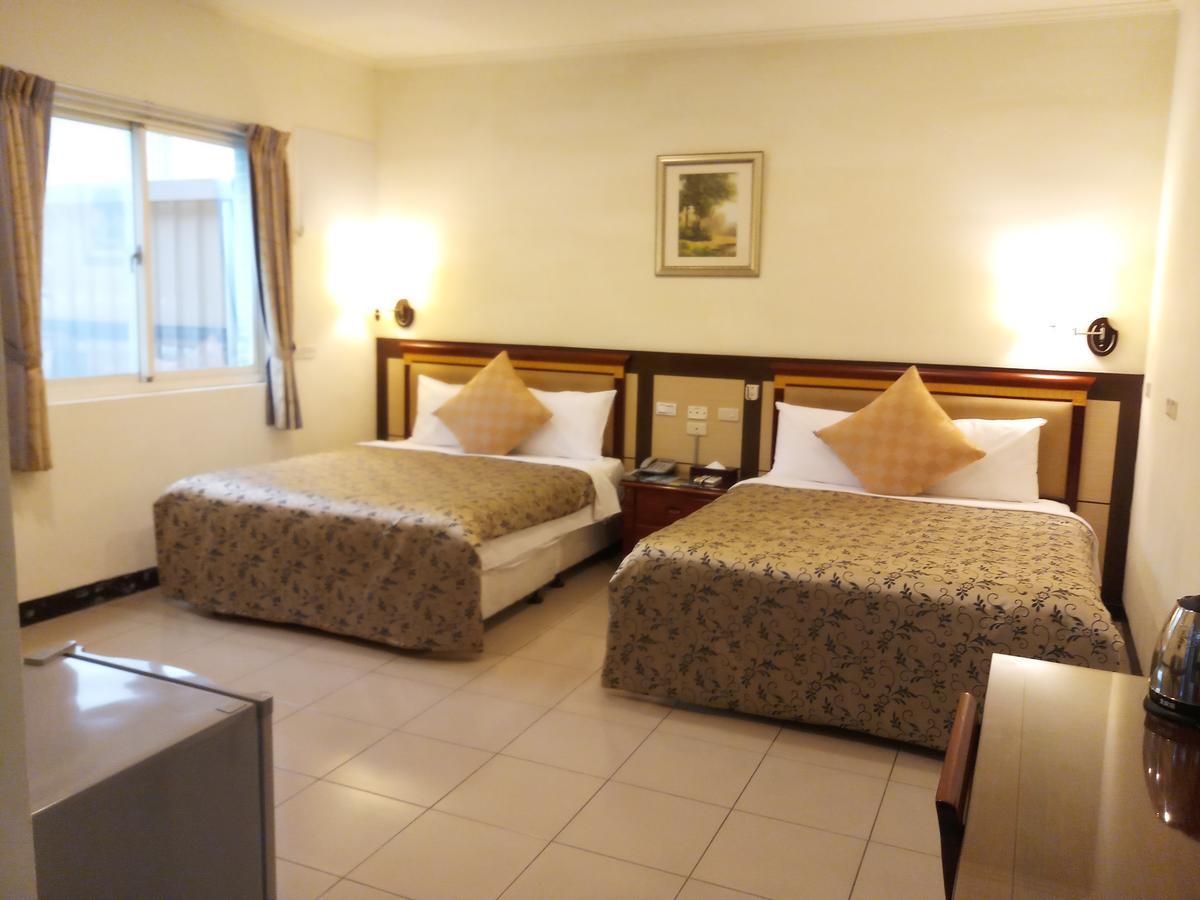พูติ คอมเมอร์เชี่ยล โฮเต็ล Hotel หลงตัน ภายนอก รูปภาพ